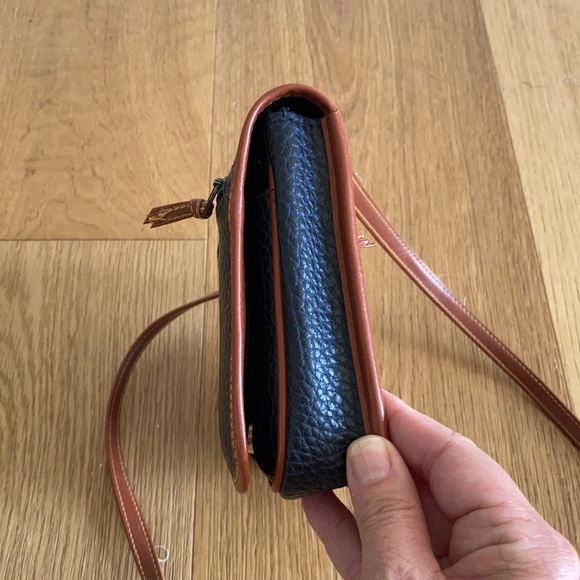 Dooney & Burke clutch and cross body bag - Picture 8 of 12